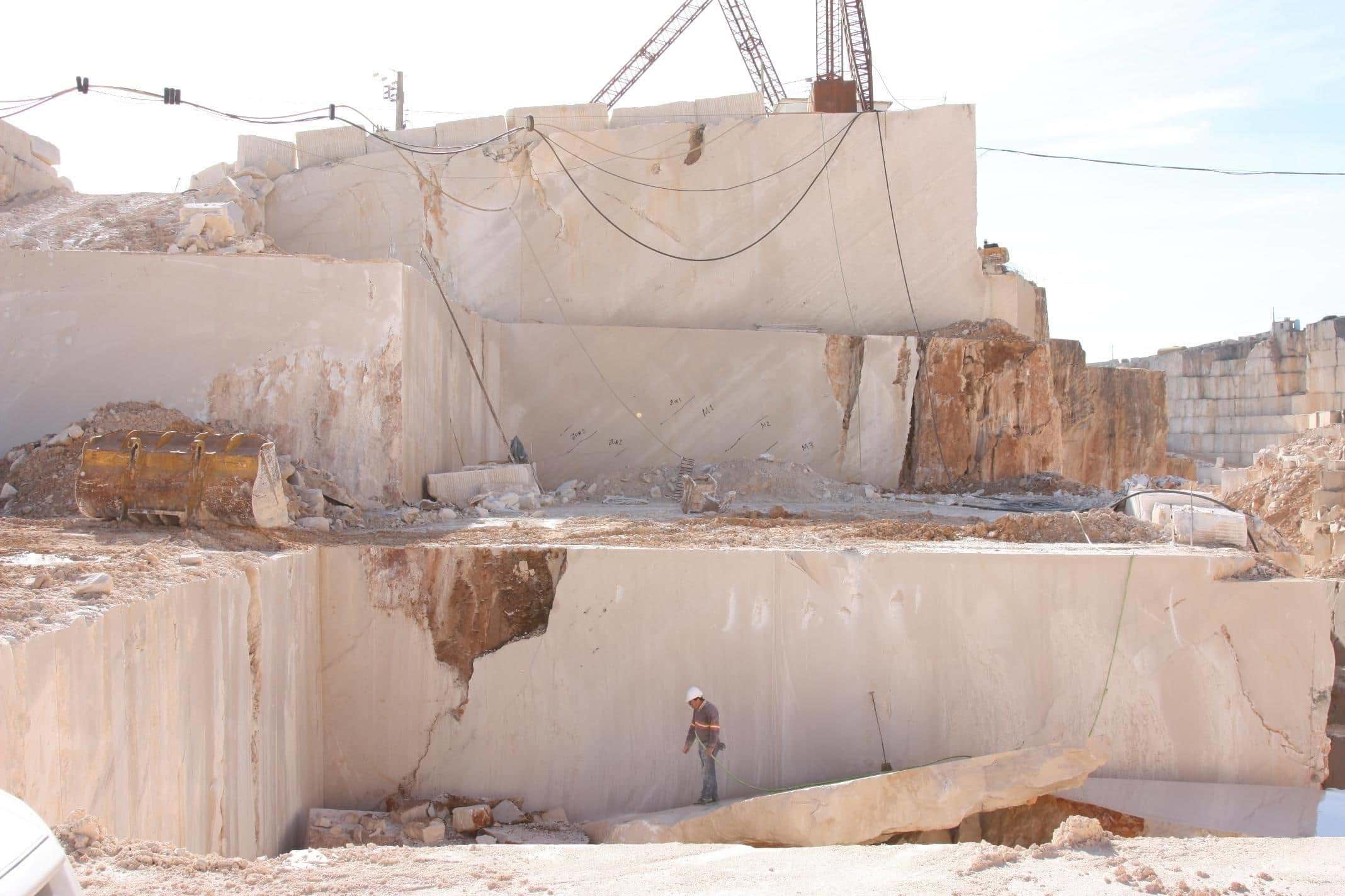 Месторождение известняка в Португалии Месторождение известняка в Португалии