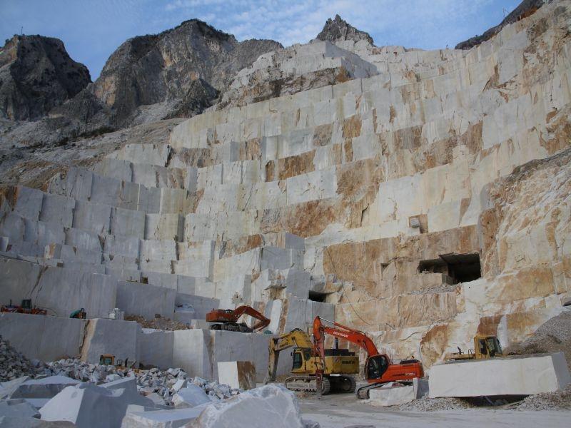 Месторождение серого мрамора
