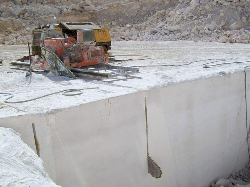 Распил пласта мрамора. Южная Африка