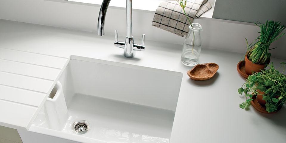 Акриловый камень в интерьере кухни Акриловый камень в интерьере кухни