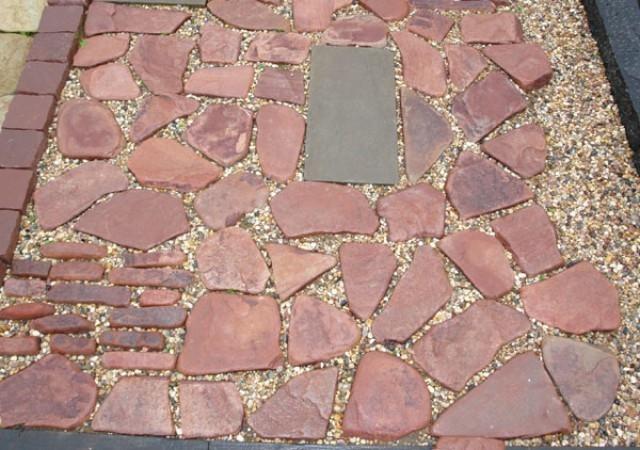 Галтованный красный песчаник