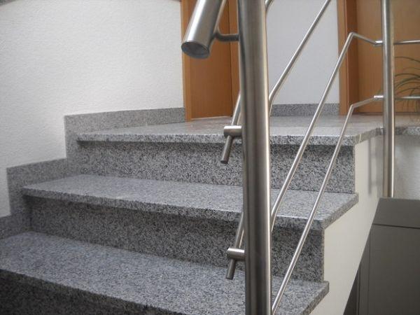 Отделка лестницы гранитом
