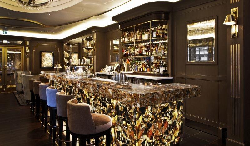 Световая барная стойка из кварца Световая барная стойка из кварца