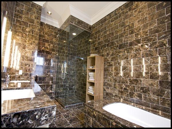 Emperador Dark в ванной комнате