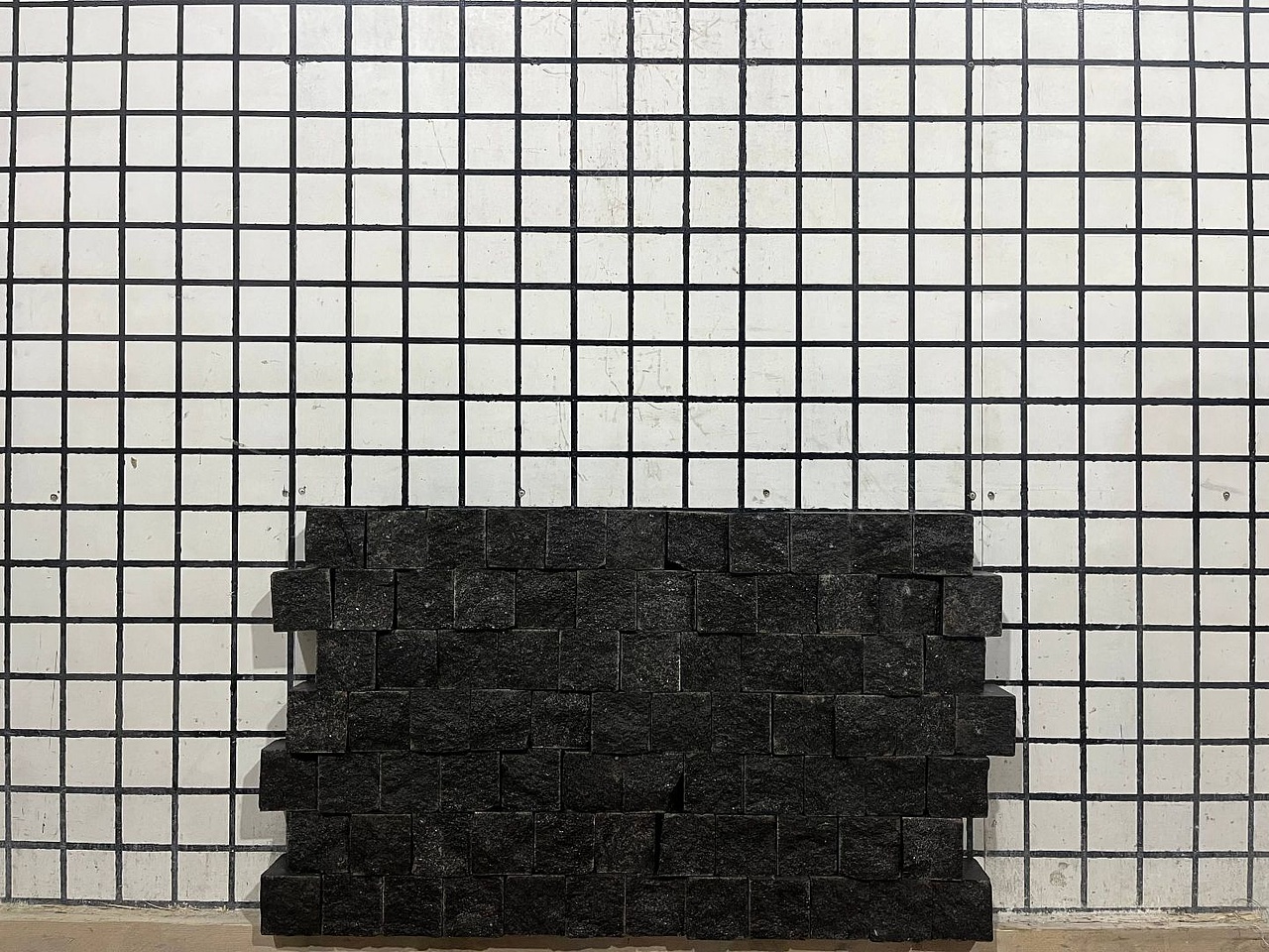 Брусчатка  (100х100х100 мм)/Гранит Dark Brown/Коричневый/Колото-пиленный - изображение 3