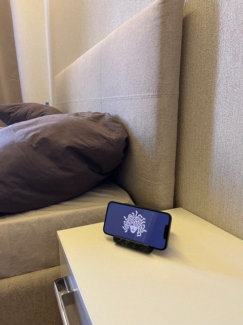 СПK Подставка под телефон прям (130х70х20 мм)/Конгломерат Onego Green/Зеленый/Лощение - изображение 2