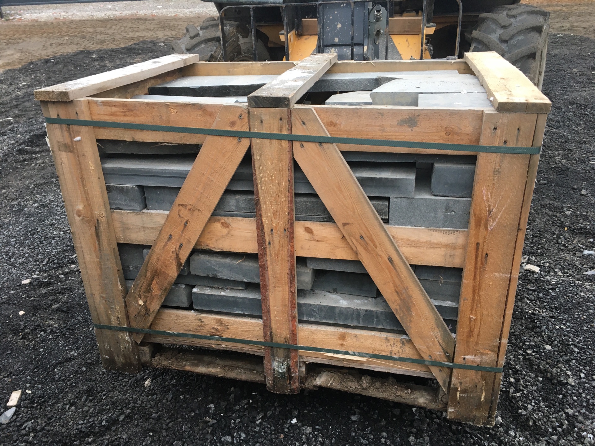 Изображение Остатки (не мерные) D9030 толщ 60-100мм (1х1х60 мм)/Гранит Габбро/Черный/Термообработка