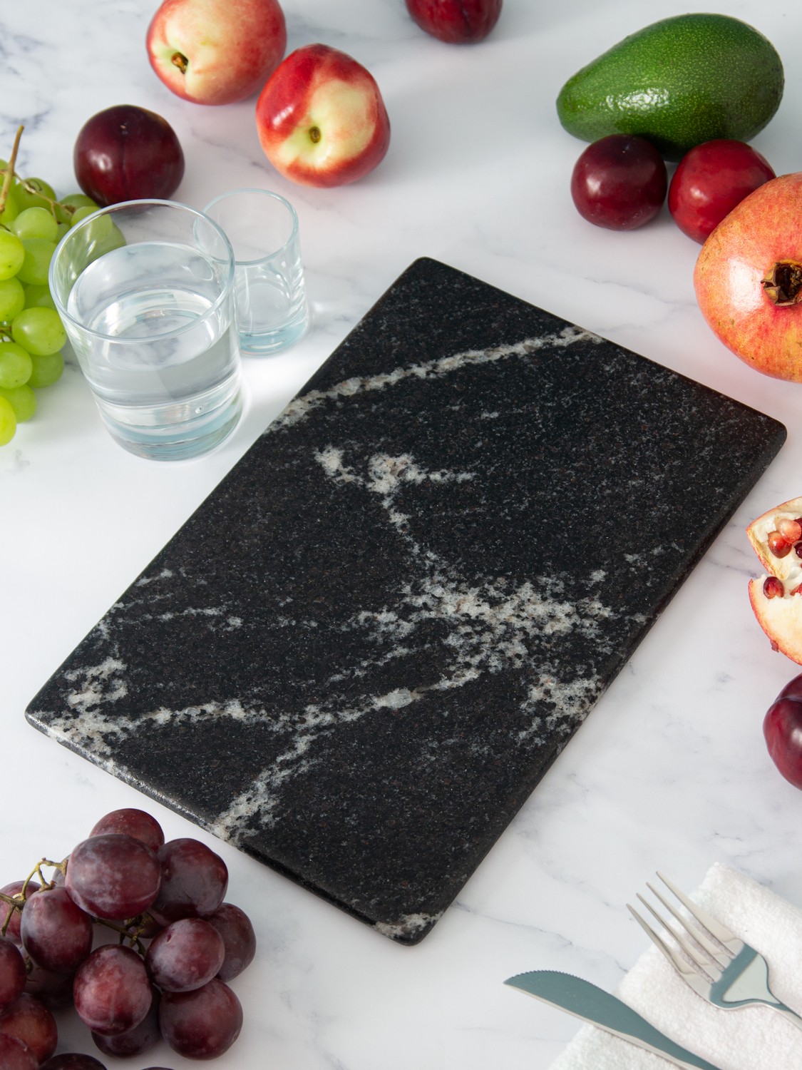 Изображение СПK Подставка "Поднос" скругленный (300х200х10 мм)/Гранит Гранатовый Амфиболит/Черный/Антик