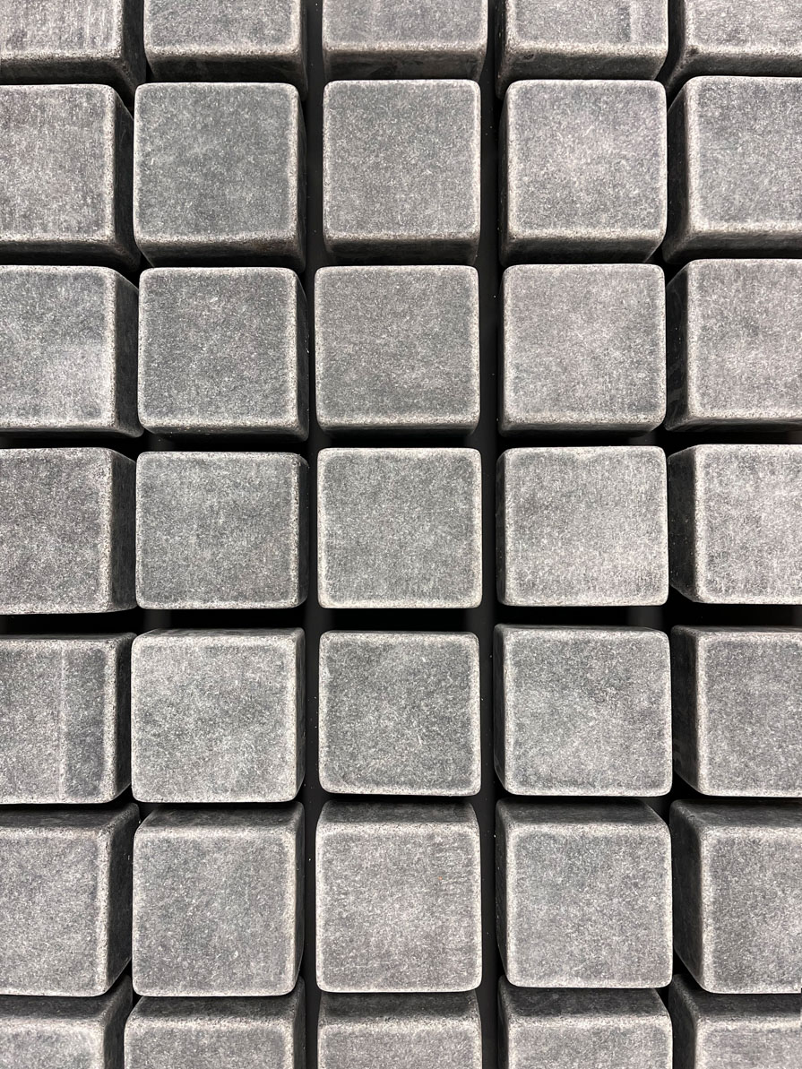 Брусчатка F2926 (80х80х50 мм)/Гранит Габбро/Черный/Пиленый + Галтованный - изображение 2