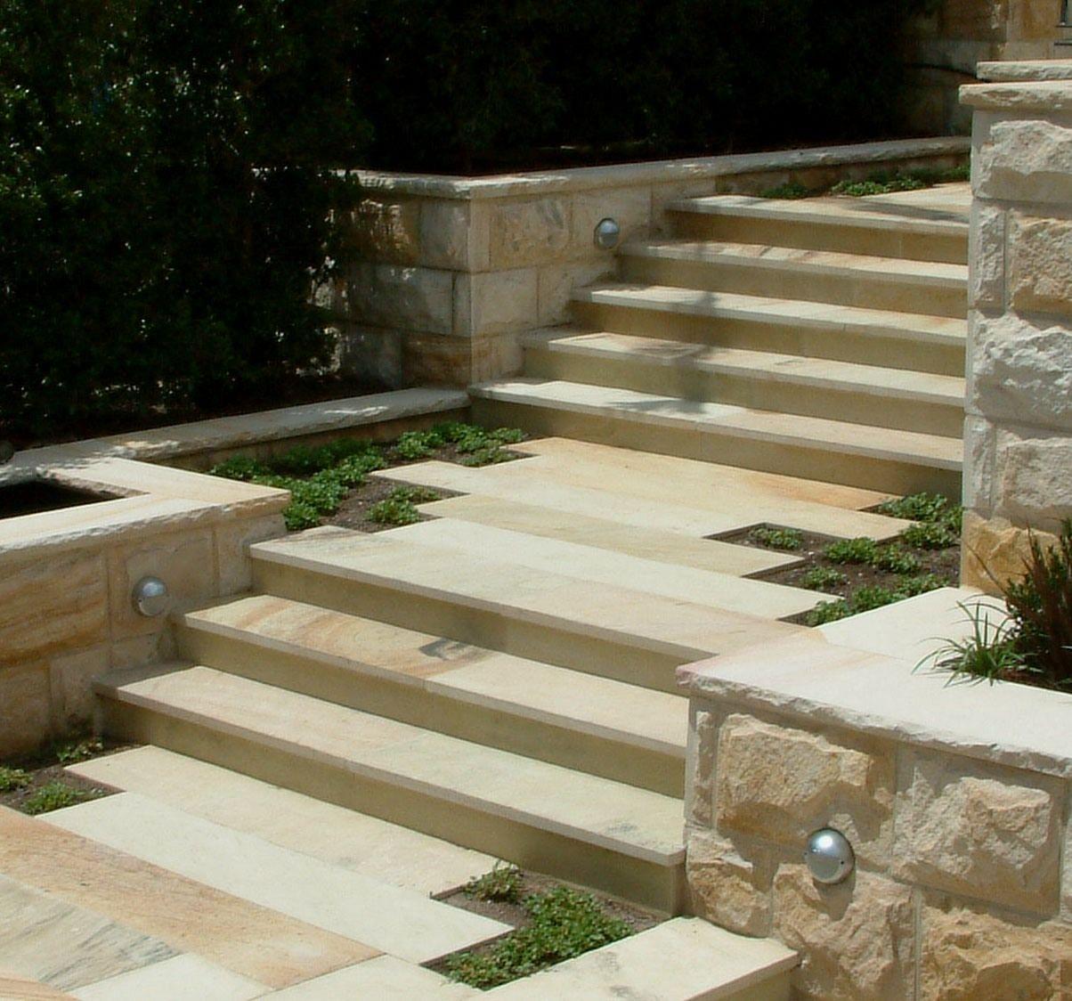 Лестница из песчаника