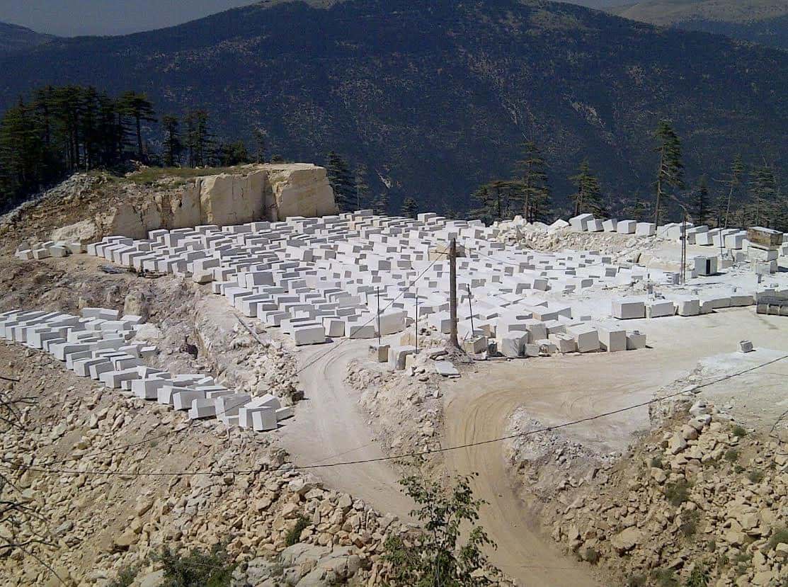 Месторождение известняка, Португалия Месторождение известняка, Португалия