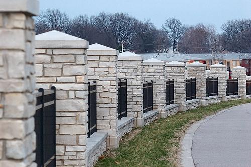 Забор из известняка