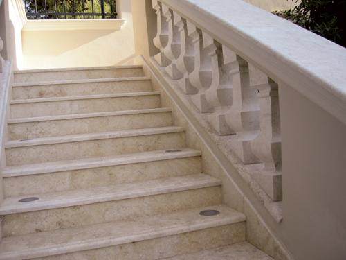 Входная группа из мрамора "антик"