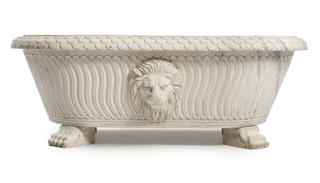 Резная ванна из Bianco Carrara