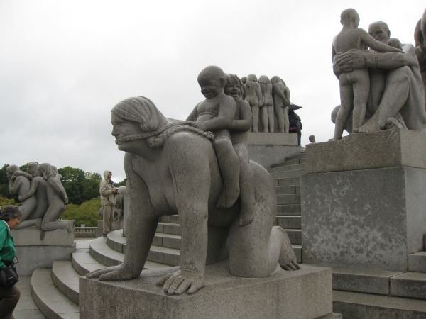 Скульптурная композиция