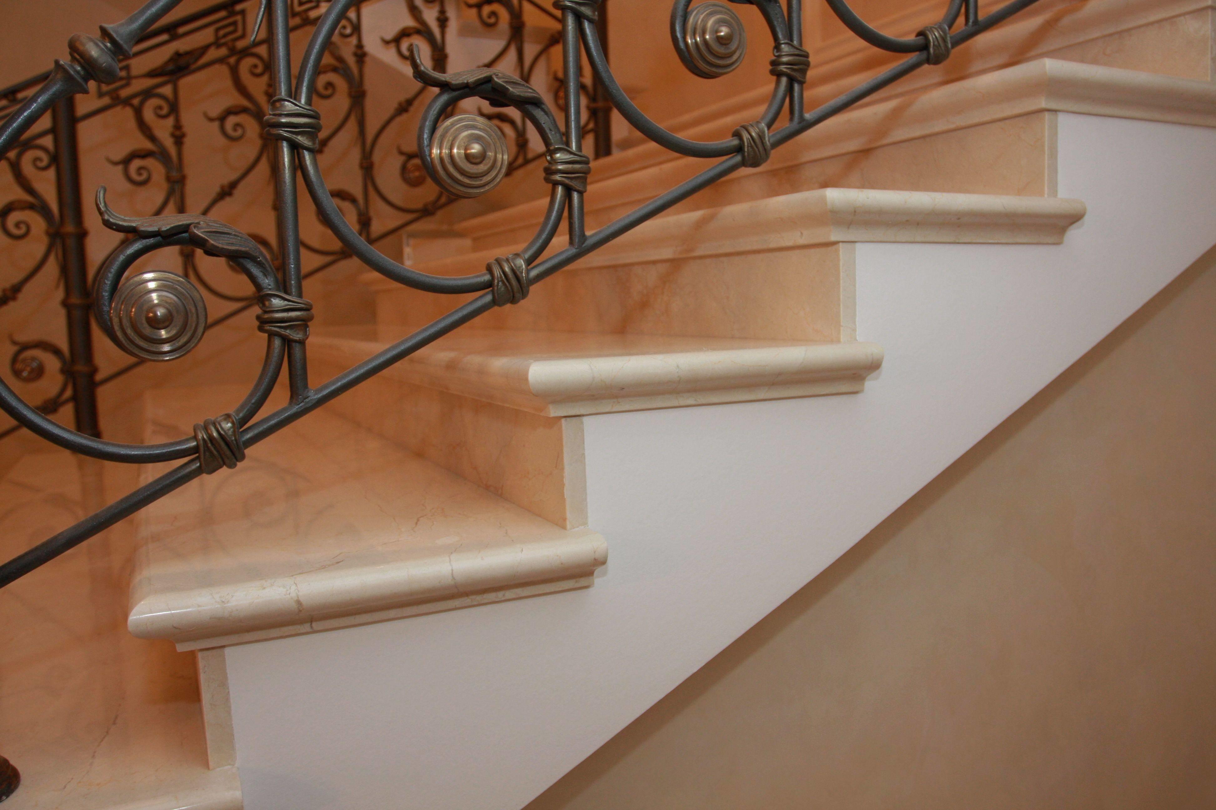 Мраморные лестницы