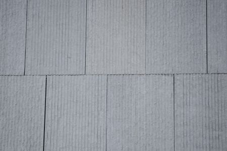 Пилено-колотый серый песчаник