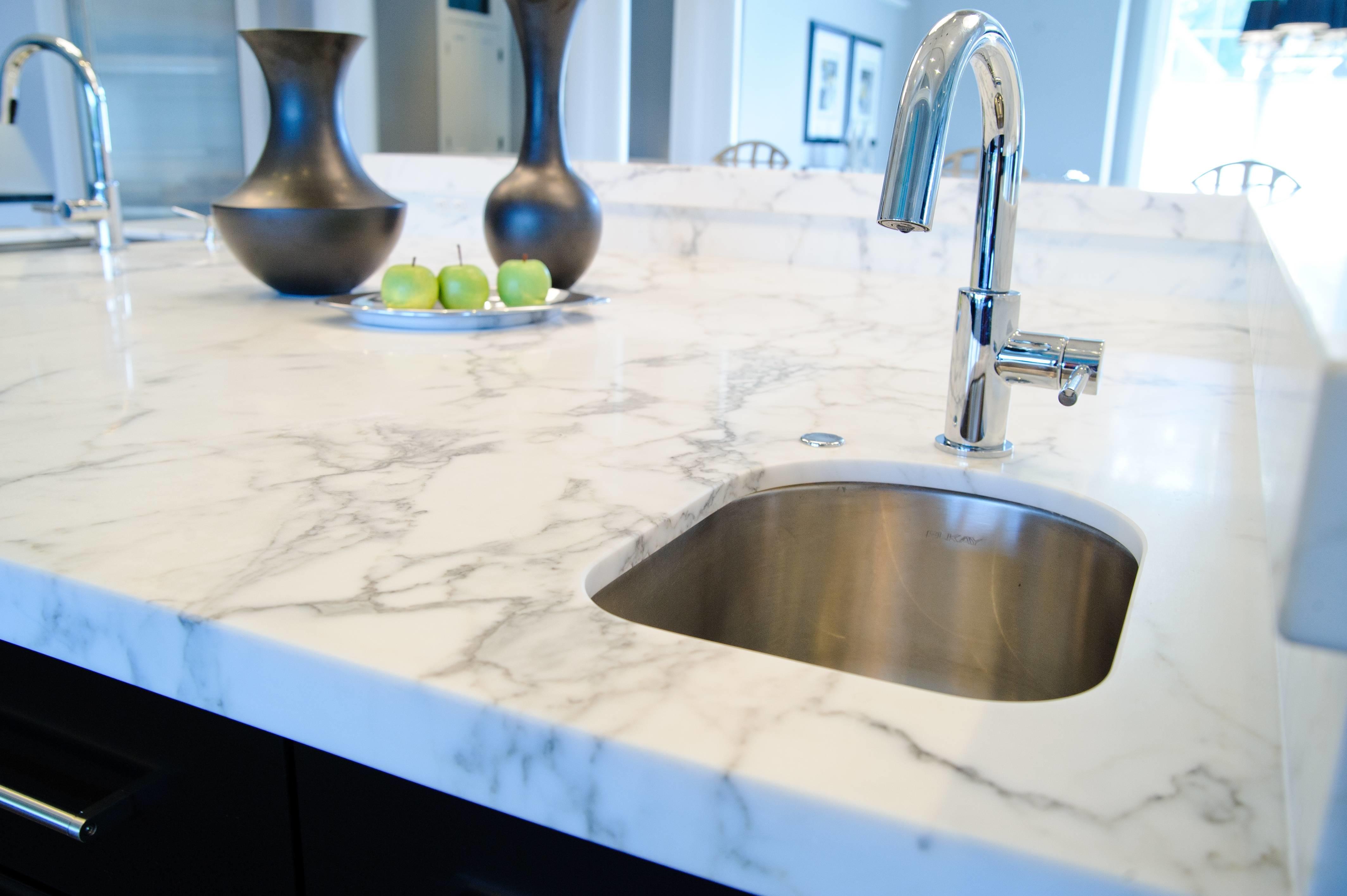 Лощеная столешница