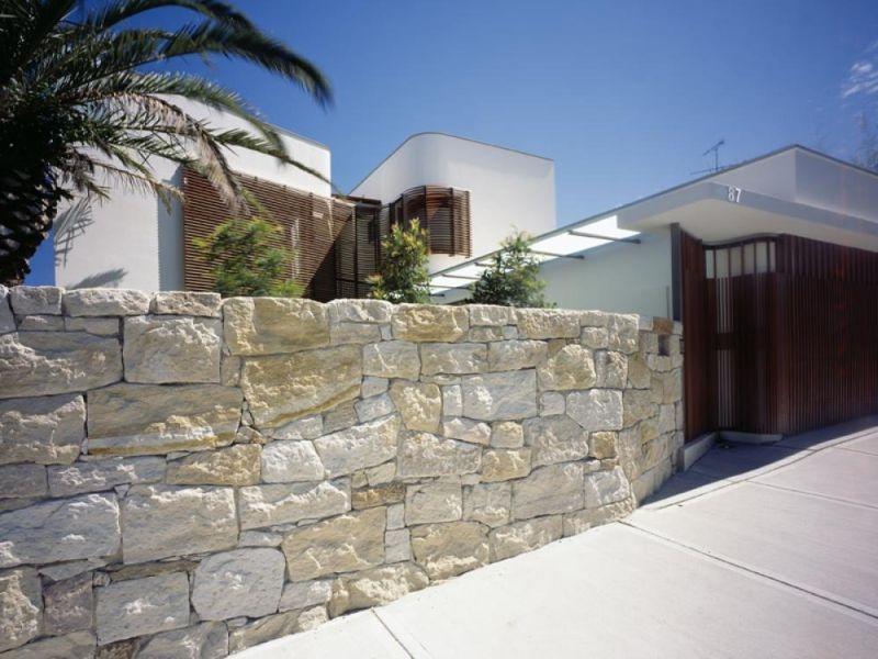 Ограда из колотых блоков Ограда из колотых блоков