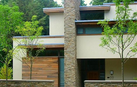 Комплексная отделка дома колотым диким камнем изображение 2