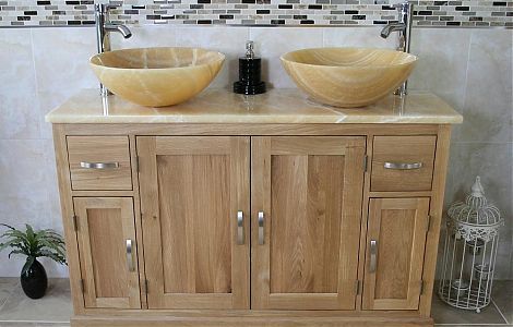 Солнце в ванной: мойки и столешница из оникса Miele