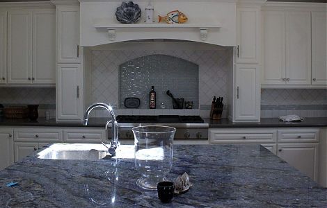 Стол из синего гранита