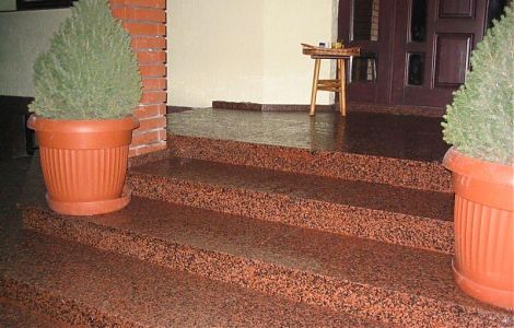 Лестница из гранита Balmoral Red