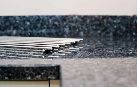 Кухонные столешницы из синего гранита Blue Pearl