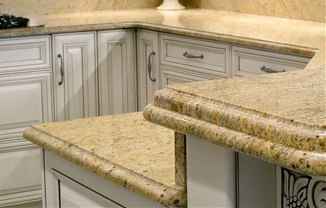 Гранитная столешница Kashmir Gold