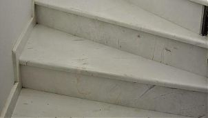 Лестница в загородном доме из мрамора Pirgon