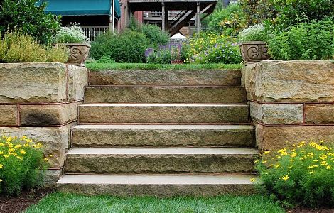 Уличная лестница из песчаника