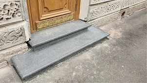 Цельные ступени из гранита G684
