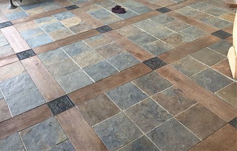 Укладка пола ржавым сланцем изображение 3