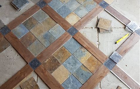 Укладка пола ржавым сланцем изображение 1