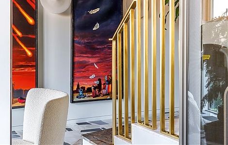 Лестница в пентхаусе, облицованная мрамором изображение 3