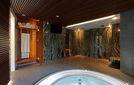 Банная зона, облицованная кварцитом Verde Bamboo изображение 1