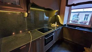 Столешница и остров из Brilliant Black