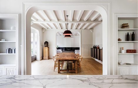 Стол-остров, облицованный мрамором Calacatta Gold изображение 2