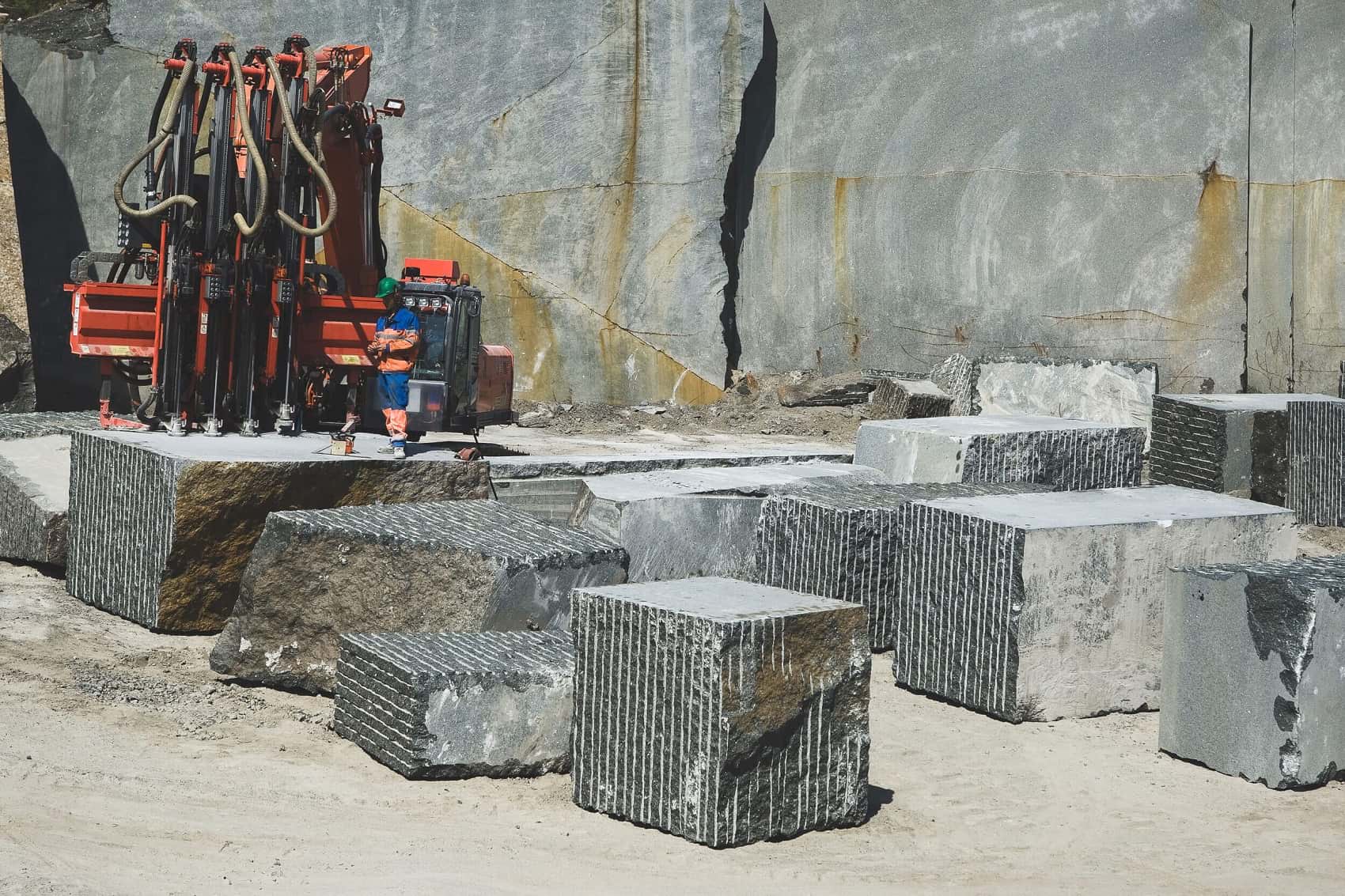 Лабрадоритовый карьер в Ларвике, Норвегия Лабрадоритовый карьер в Ларвике, Норвегия