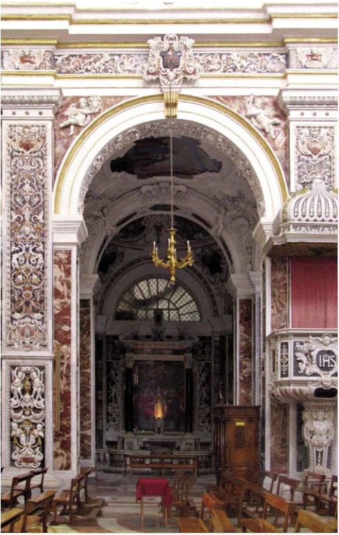 Церковь Джесу, детали центрального нефа